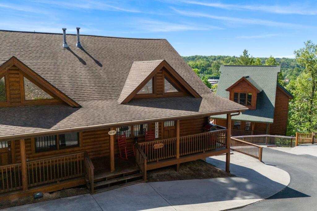 Cozy Cabin In The Smokies!!! Fully Furnished And Complete With Community Indoor And Outdoor Pools And Spas, Game And Fitness Rooms As Well As A Private Hot Tub Pigeon Forge Exterior foto